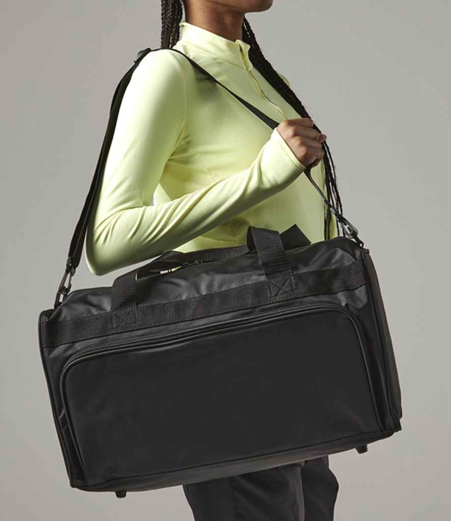 [W-BACGQD45BLK] Quadra Holdall (Black)