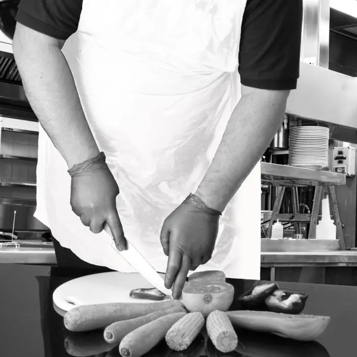 White Disposable Aprons [69 X 107cm] (100 Pack)