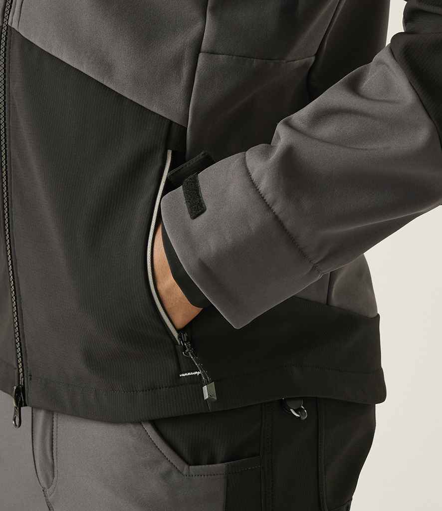 [RG679 SL/BK S] Regatta 4TEX Stretch Three Layer Soft Shell Jacket (S)