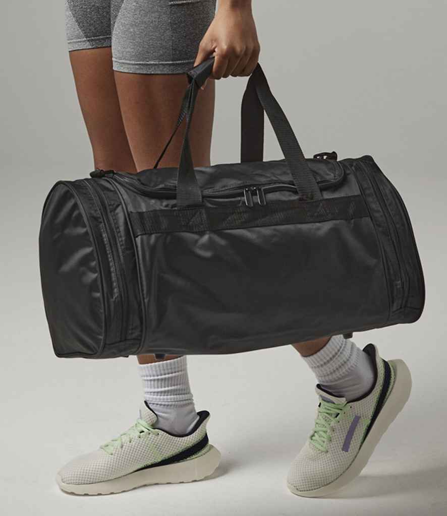 [QD70 BLK ONE] Quadra Sports Holdall (Black)