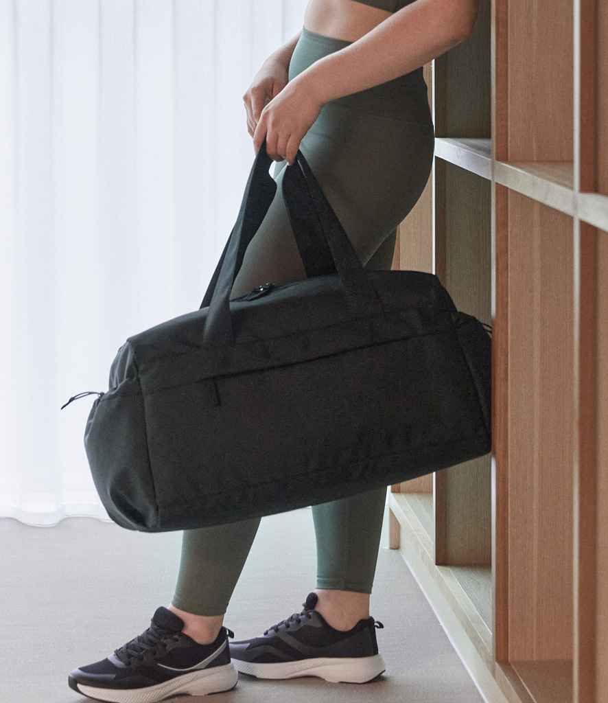 [QS300 FPI ONE] Quadra Studio Holdall (Fresh Pink)