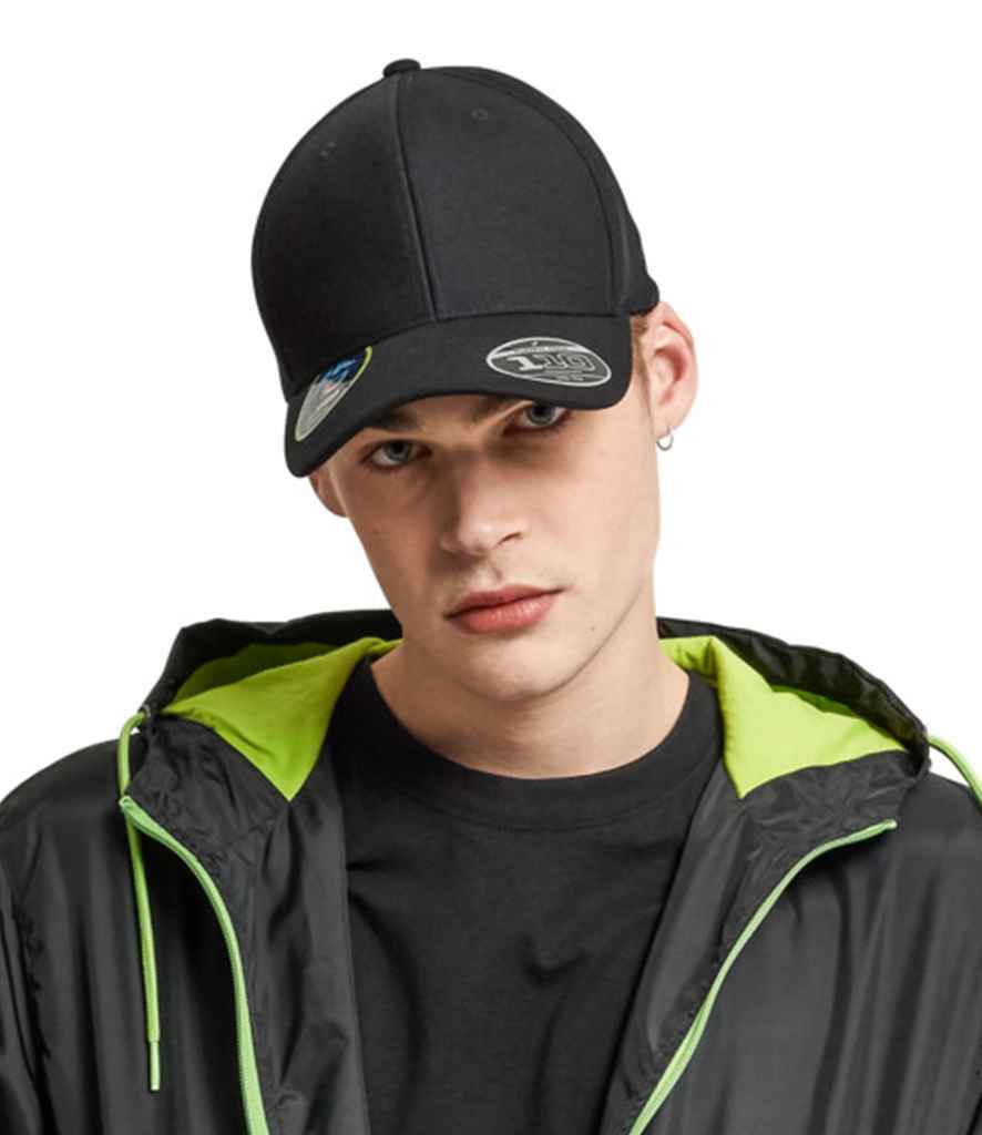 [F110P BLK ONE] Flexfit Cool and Dry Mini Piqué Cap (Black)